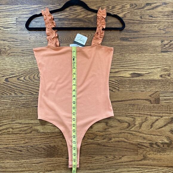 𝅺nwt Ribbed Bodysuit - Small - Picture 9 of 12